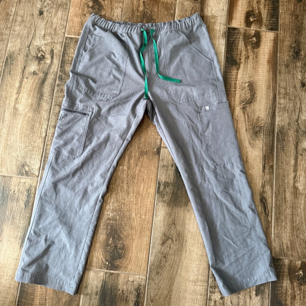 FIGS Men's Cairo Cargo Scrub Pants (Short Length), Graphite,‎ LS
